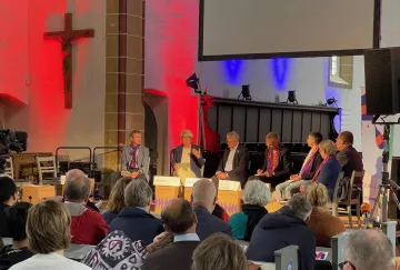 Podiumsdiskussion UBSKM Katholikentag 2024 TN: Vorsitzende der UAK (Unabhängigen Kommission für Anerkennungsleistungen), Magarete Reske, dem Kirchenrechtler Prof. Dr. Thomas Schüller, der Theologin Prof. Dr. Ute Leimgruber, dem Sprecher der Betroffeneninitiative Eckiger Tisch, Matthias Katsch, sowie mit Bischof Dr. Michael Gerber
